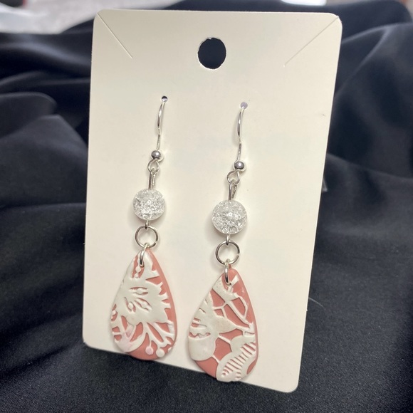 Blue Willow Boutique Earrings - Picture 3 of 4